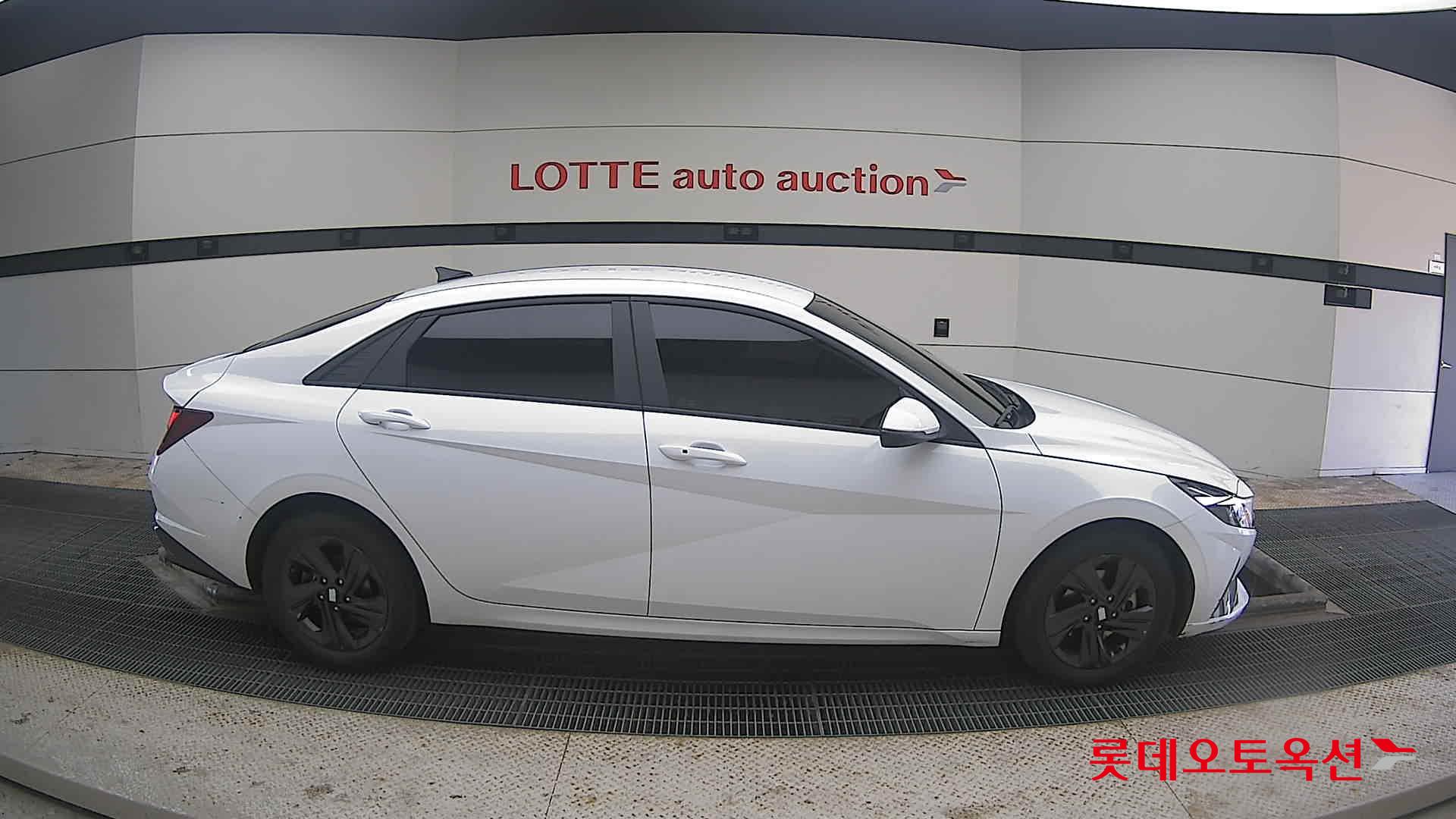 Hyundai Elantra 2022 - Image 21