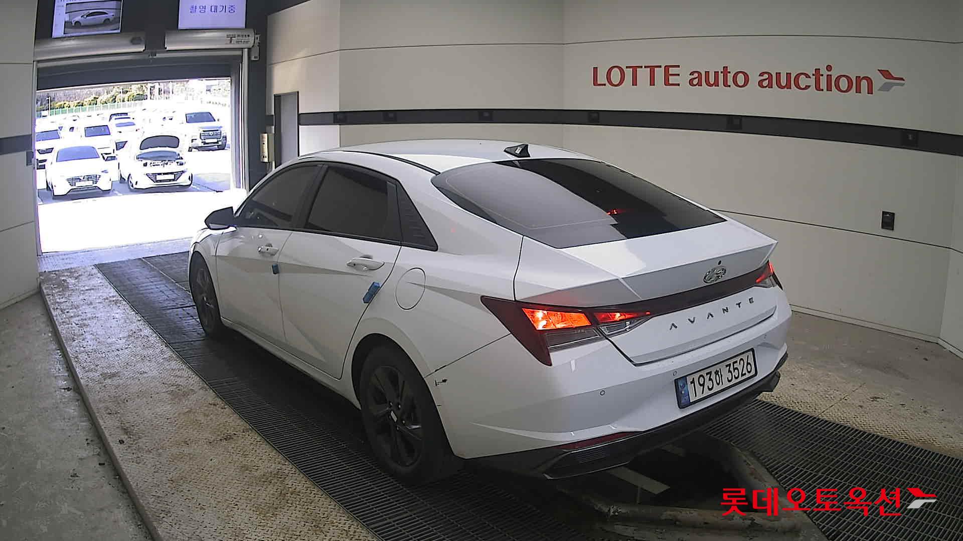 Hyundai Elantra 2022 - Image 4