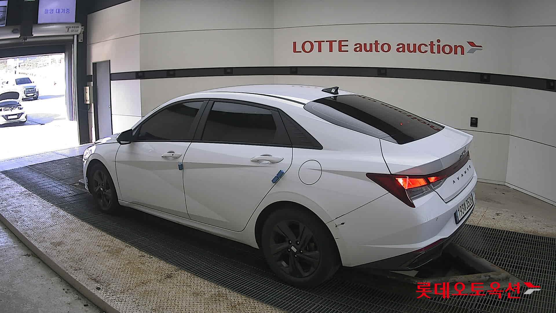 Hyundai Elantra 2022 - Image 15
