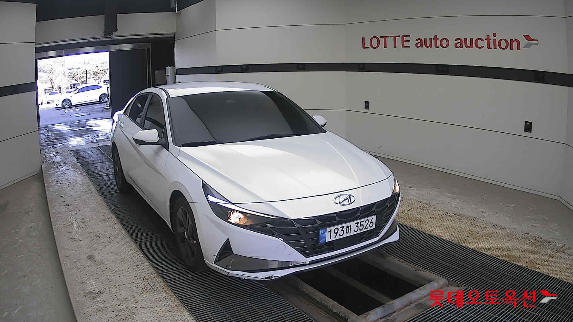 Hyundai Elantra 2022 - Image 24