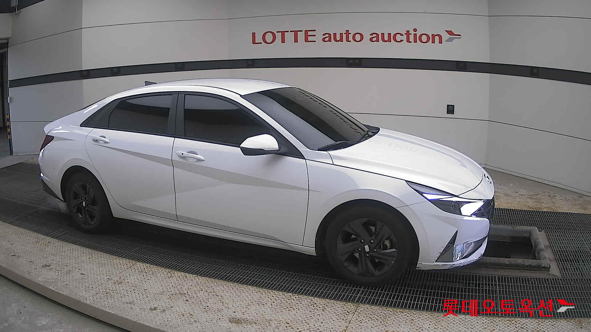 Hyundai Elantra 2022 - Image 22