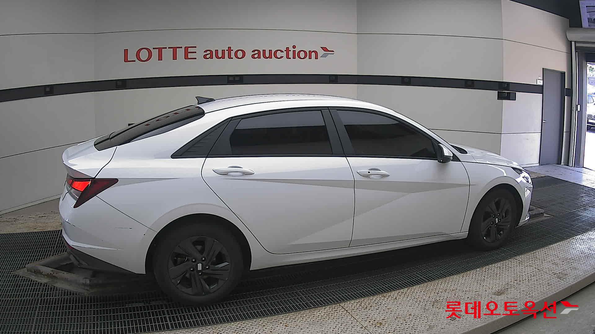 Hyundai Elantra 2022 - Image 20