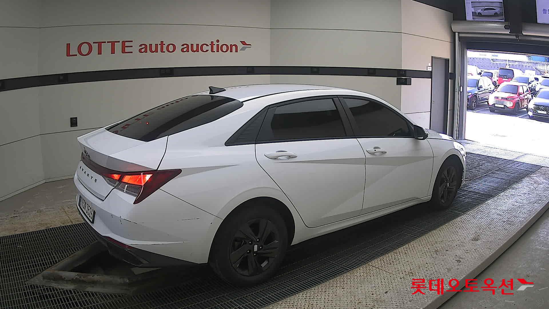 Hyundai Elantra 2022 - Image 19