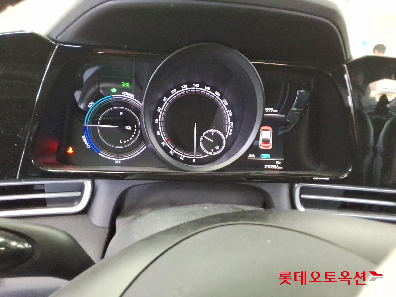 Hyundai Elantra 2022 - Image 9