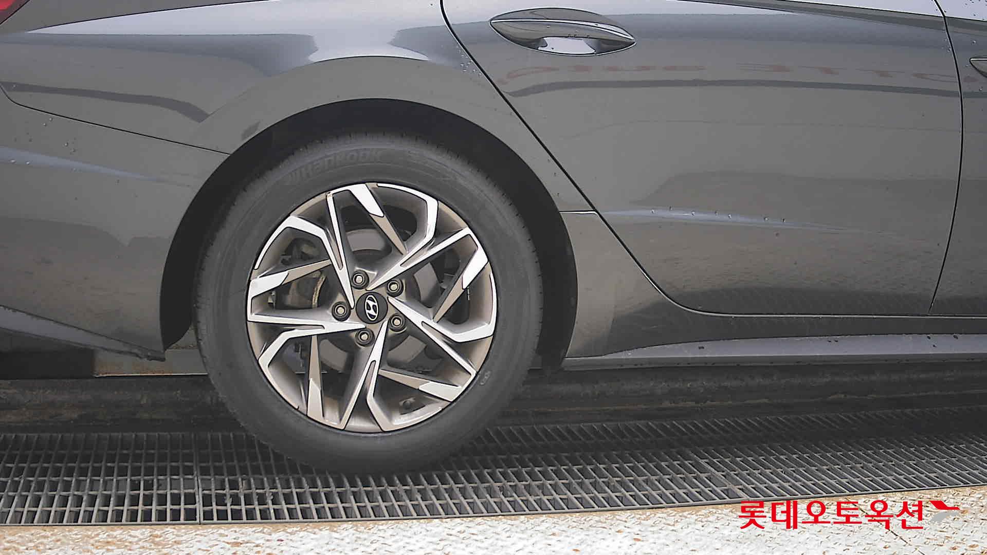 Hyundai Sonata 2021 - Image 28