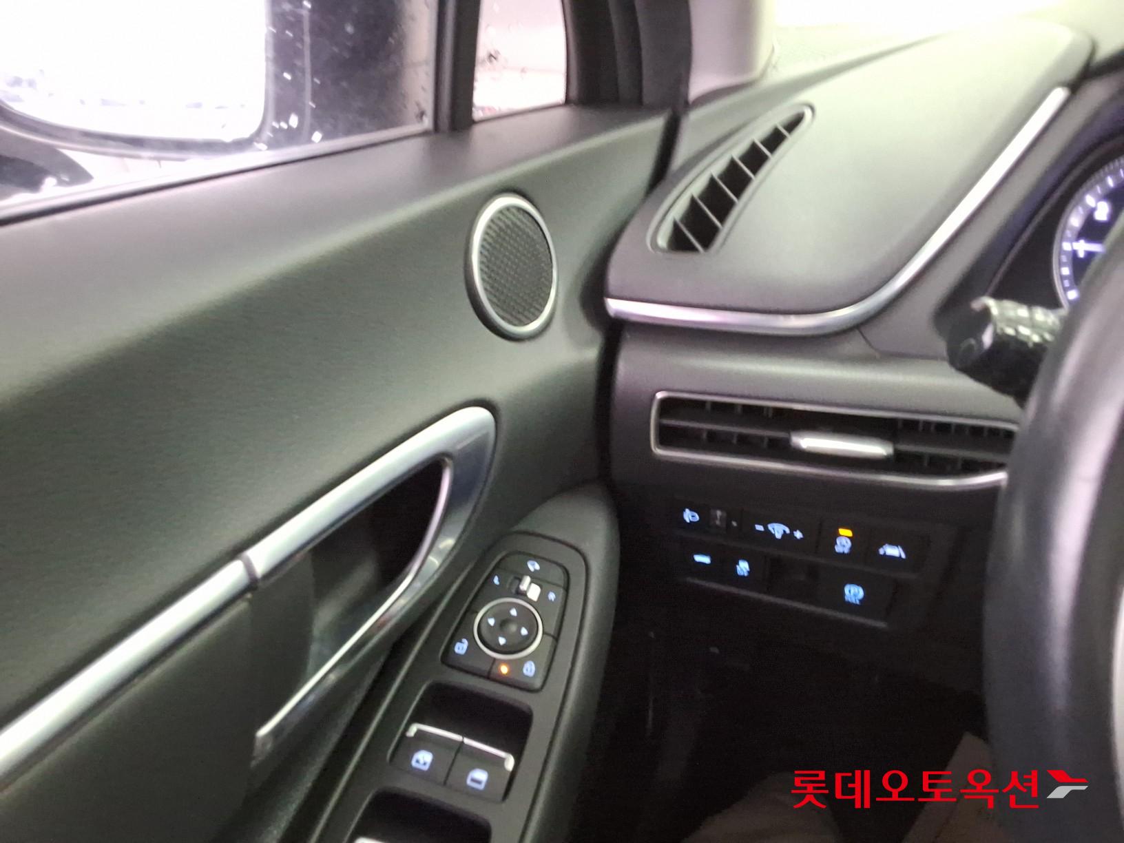 Hyundai Sonata 2021 - Image 29