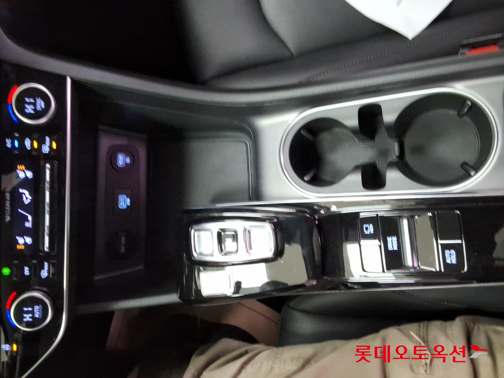 Hyundai Sonata 2021 - Image 32