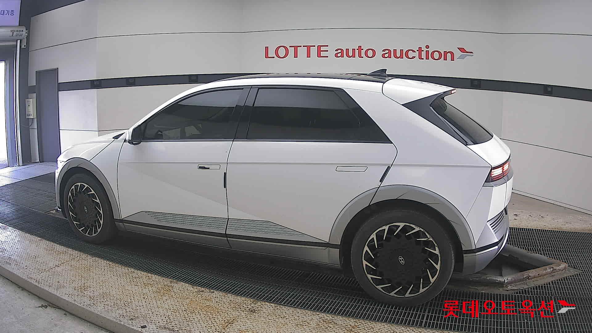 Hyundai Ioniq 5 2022 - Image 14