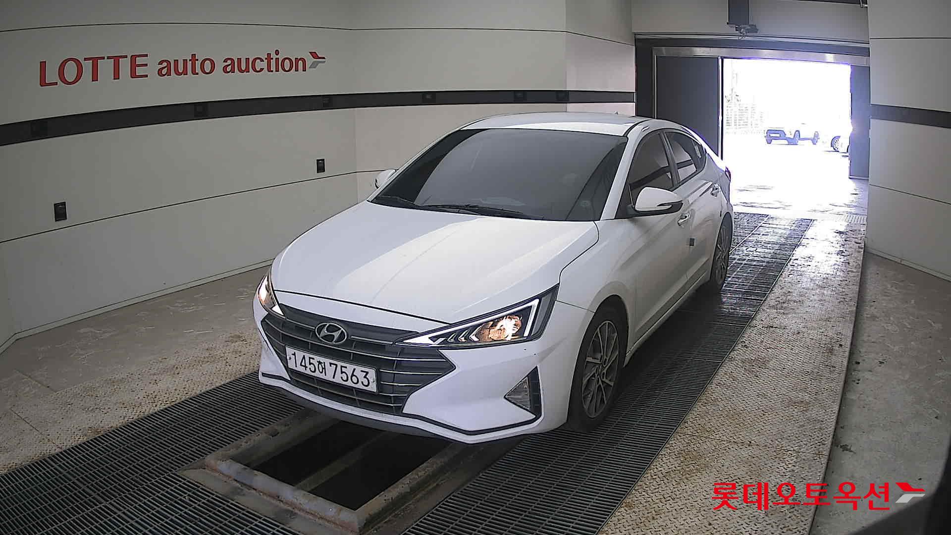 Hyundai Elantra 2020 - Image 10