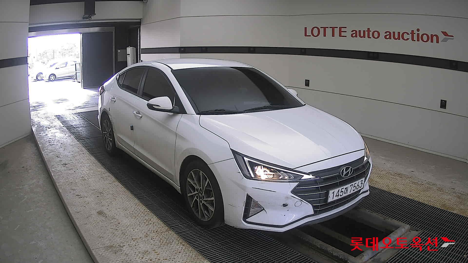 Hyundai Elantra 2020 - Image 6