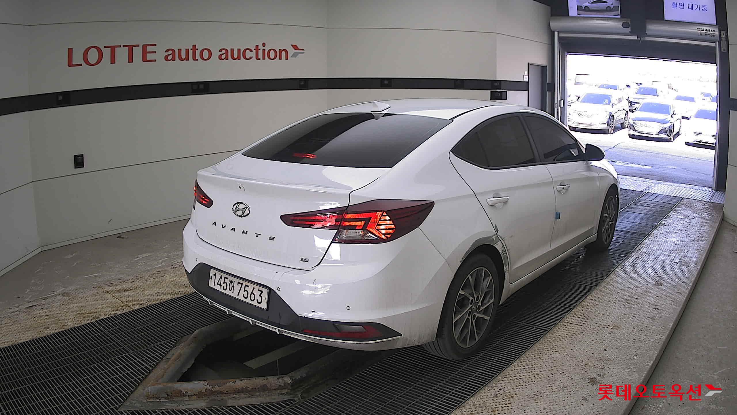 Hyundai Elantra 2020 - Image 5