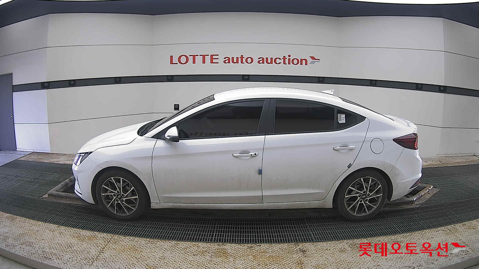 Hyundai Elantra 2020 - Image 13