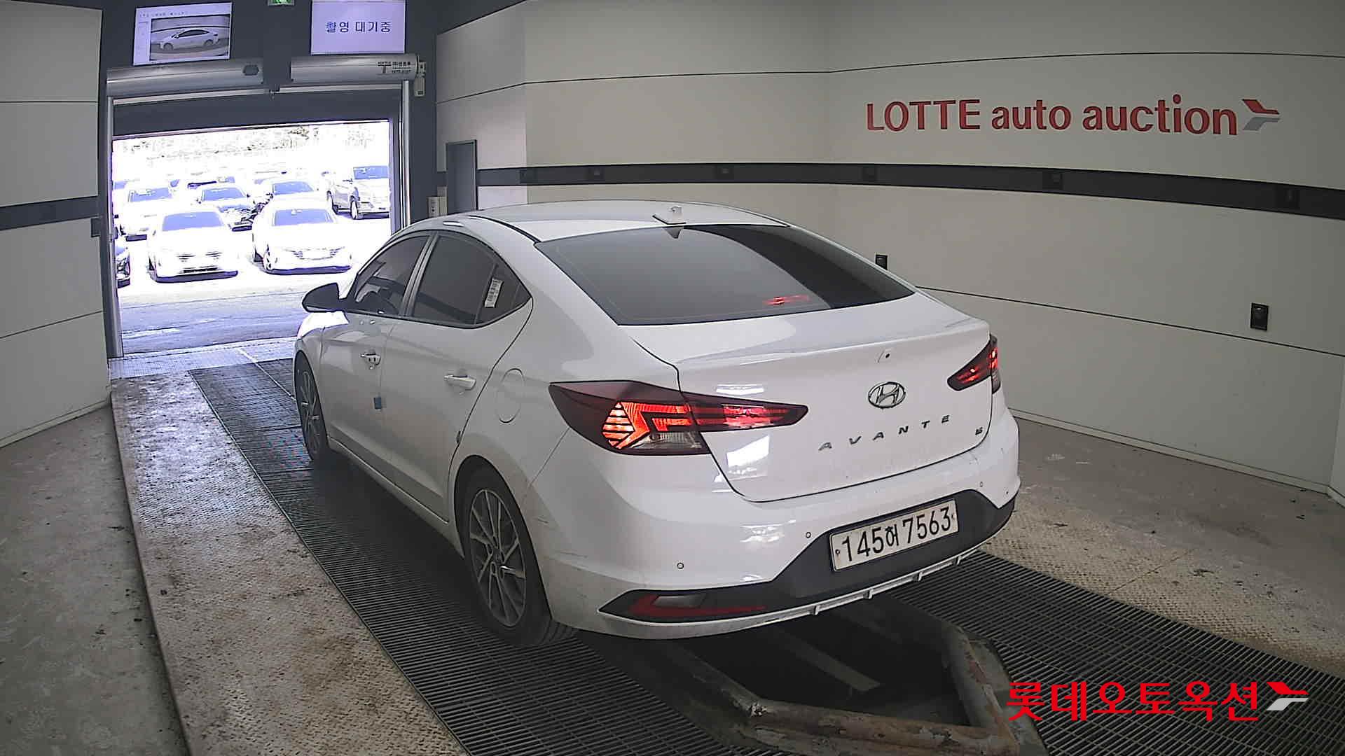 Hyundai Elantra 2020 - Image 16