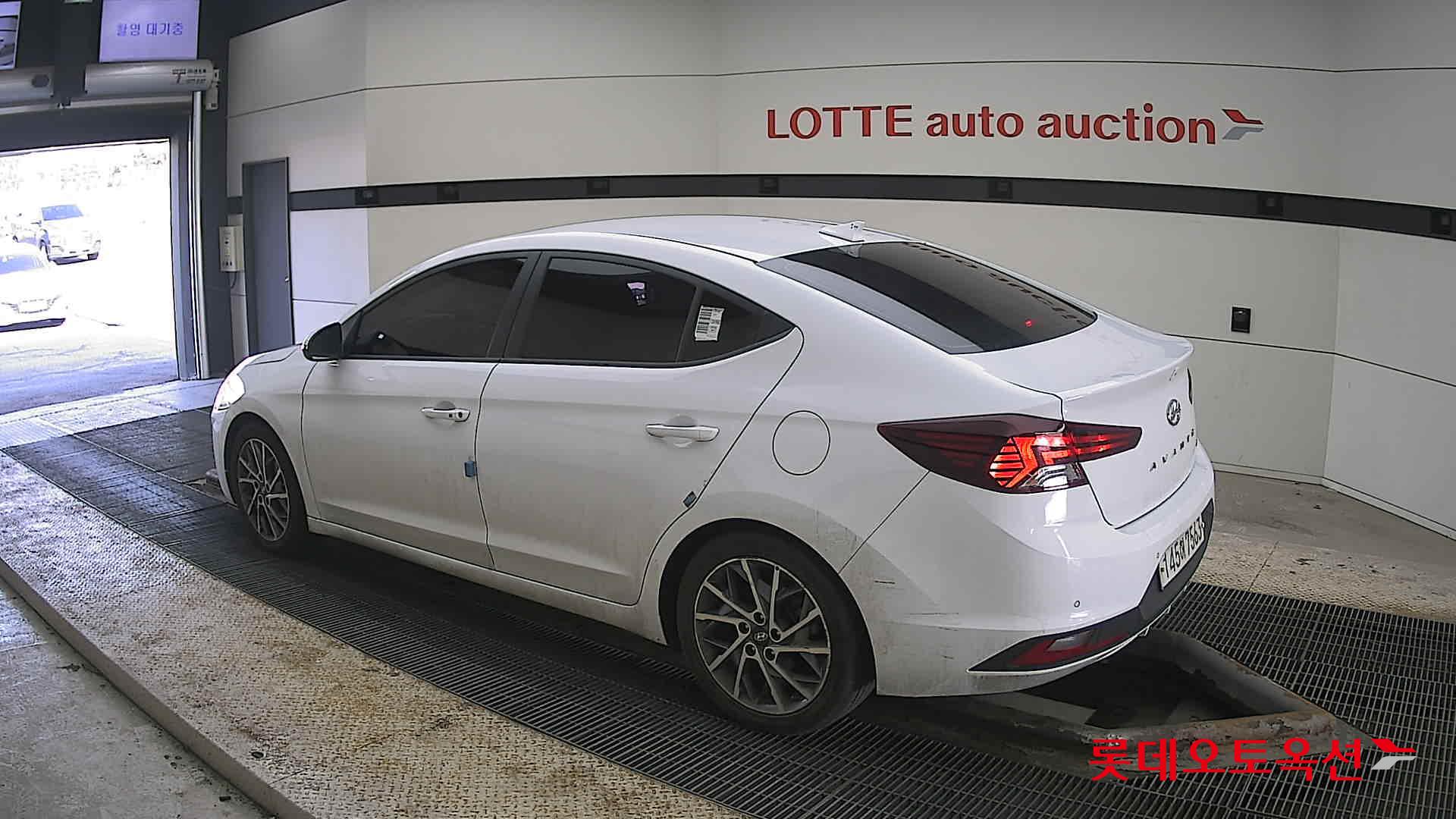 Hyundai Elantra 2020 - Image 15