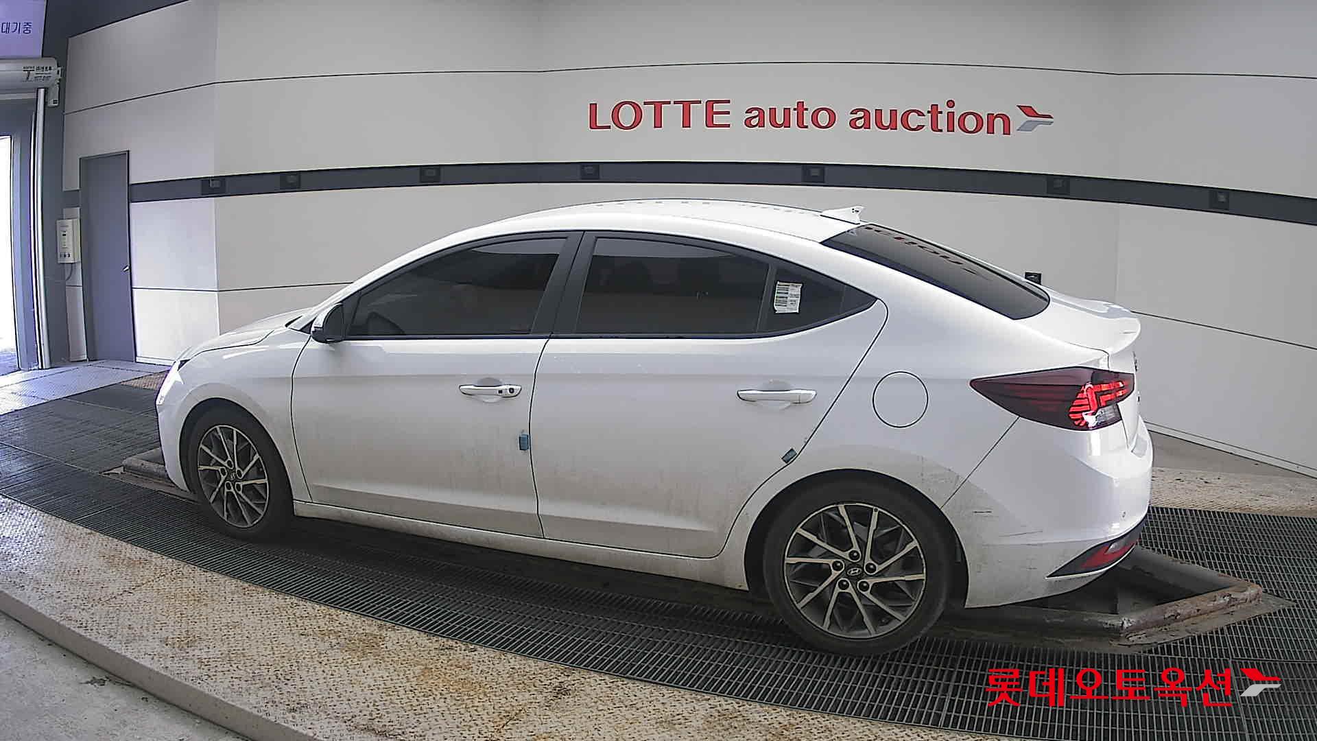 Hyundai Elantra 2020 - Image 14