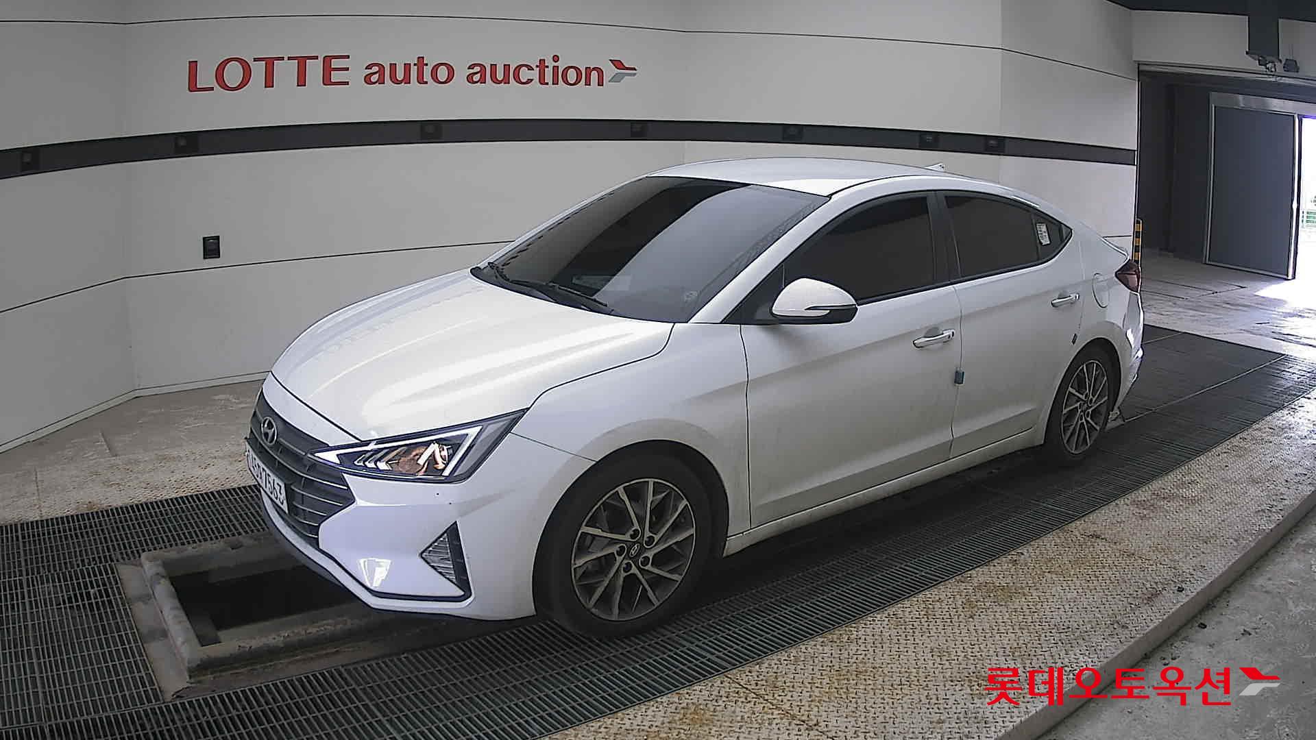 Hyundai Elantra 2020 - Image 11