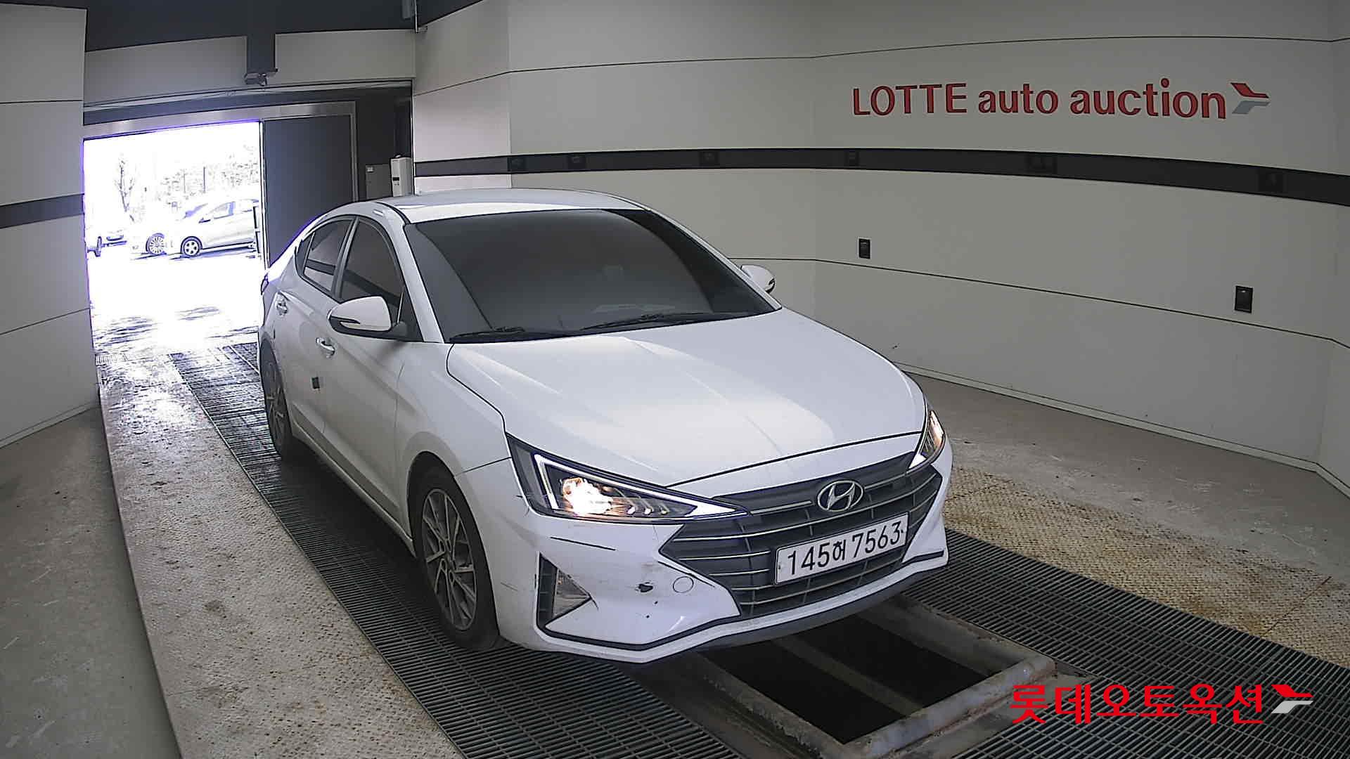Hyundai Elantra 2020 - Image 24