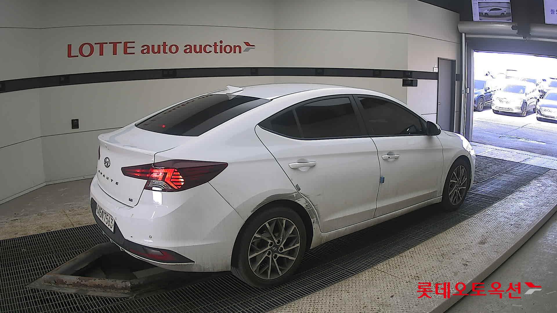 Hyundai Elantra 2020 - Image 19