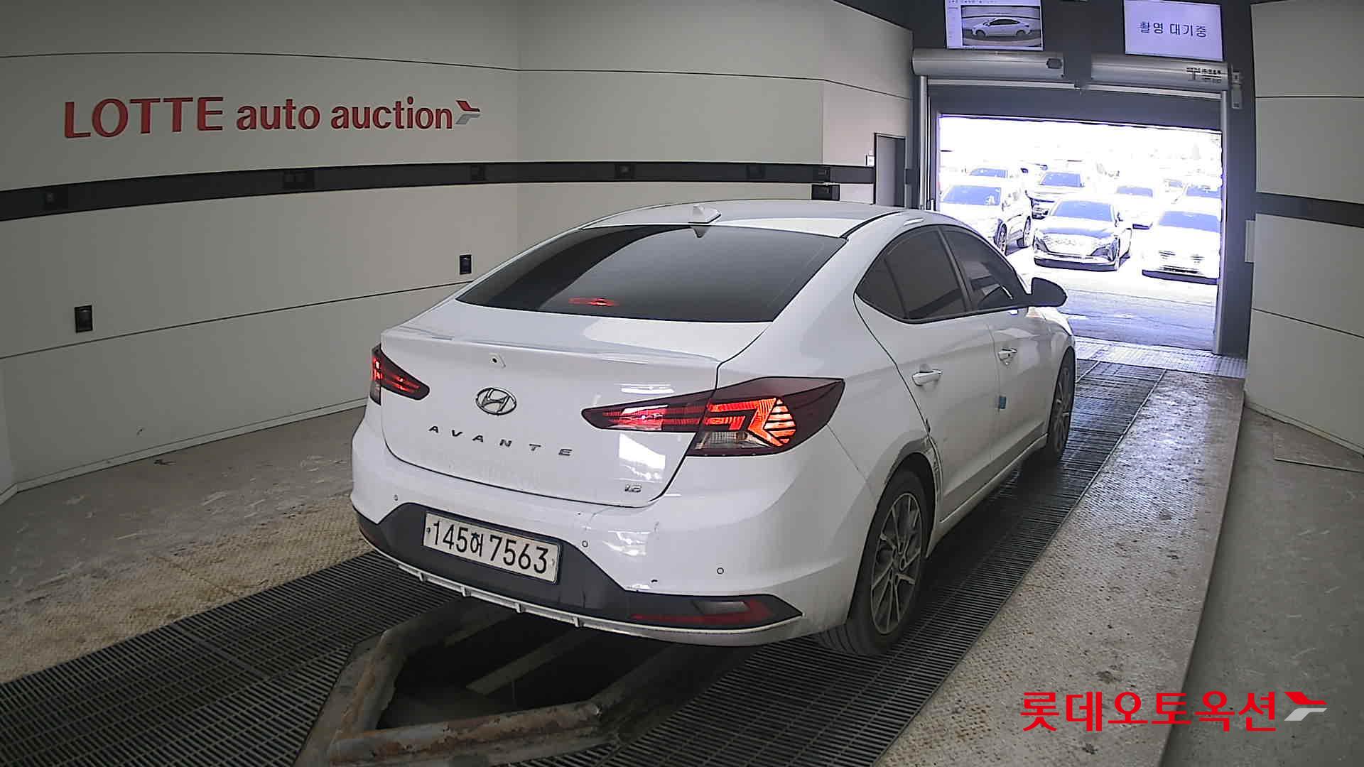 Hyundai Elantra 2020 - Image 18
