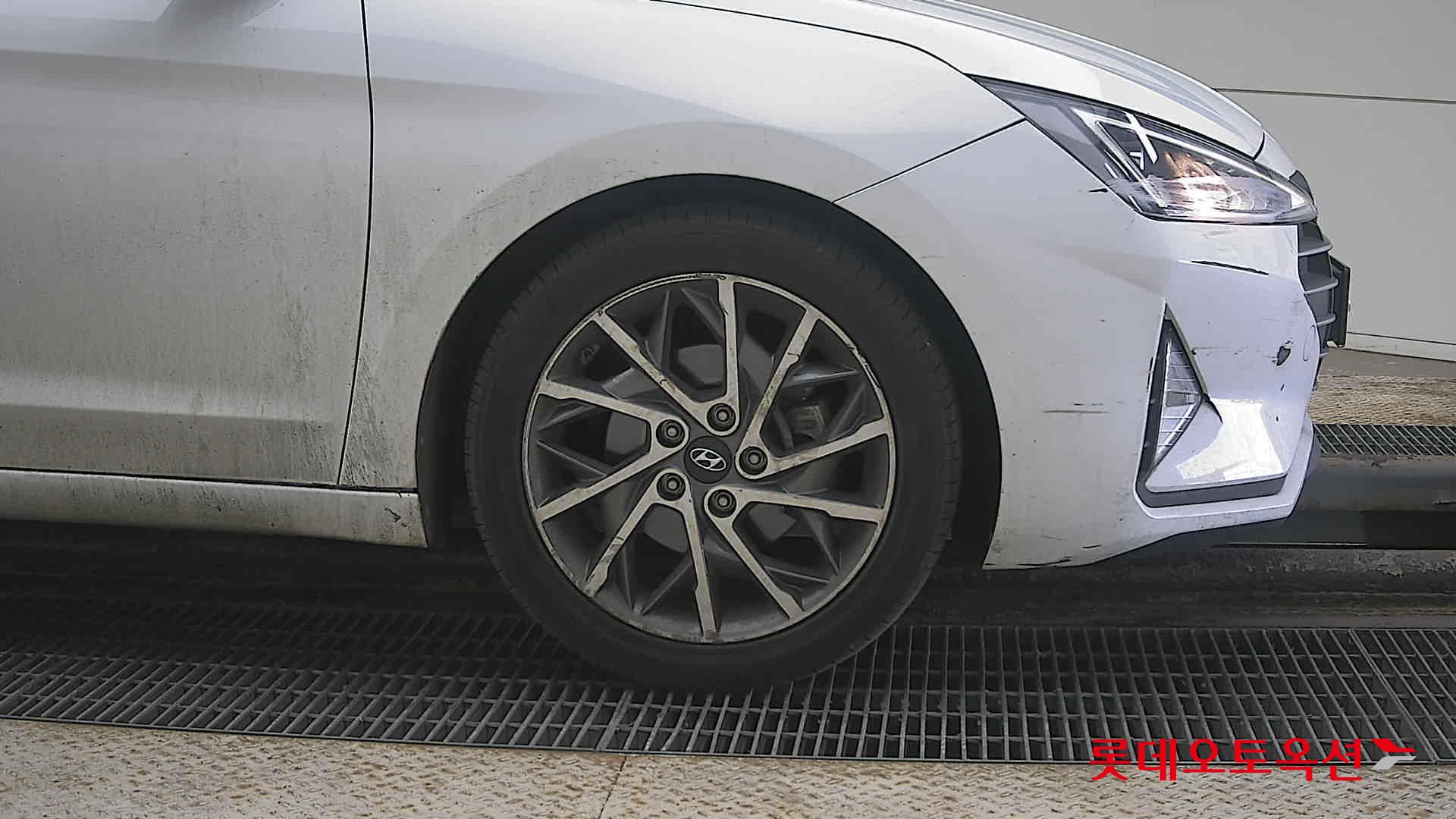 Hyundai Elantra 2020 - Image 27