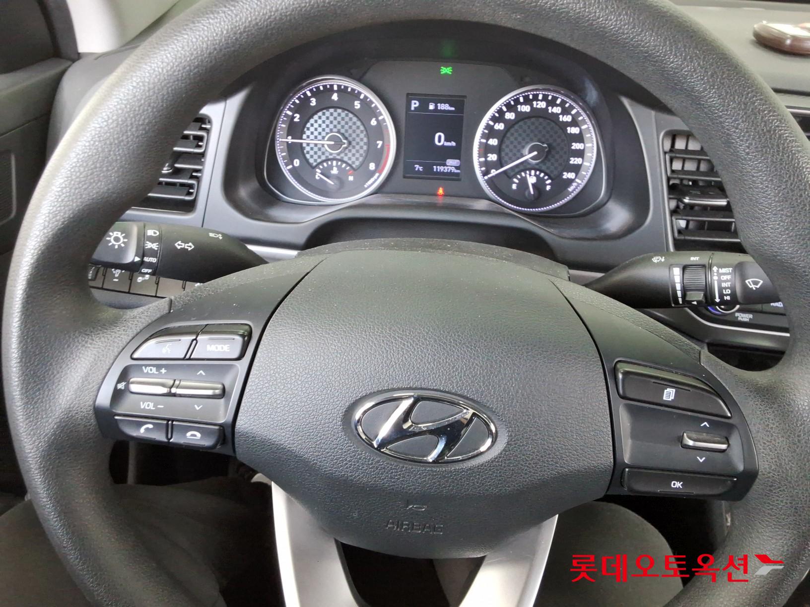 Hyundai Elantra 2020 - Image 30