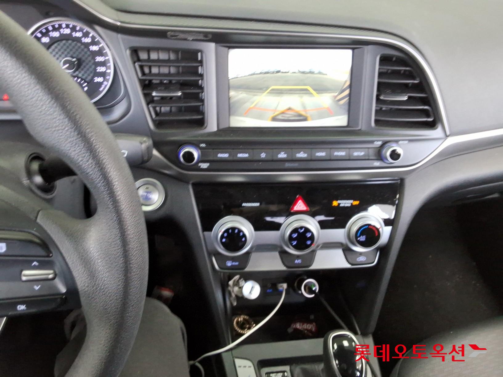 Hyundai Elantra 2020 - Image 32