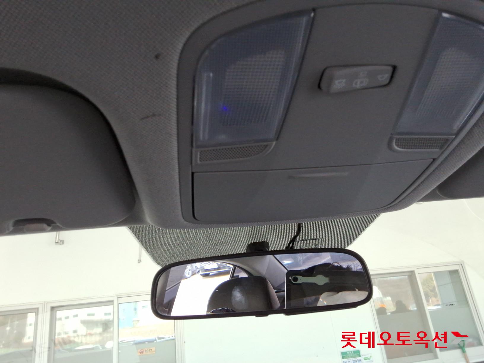 Hyundai Elantra 2020 - Image 34