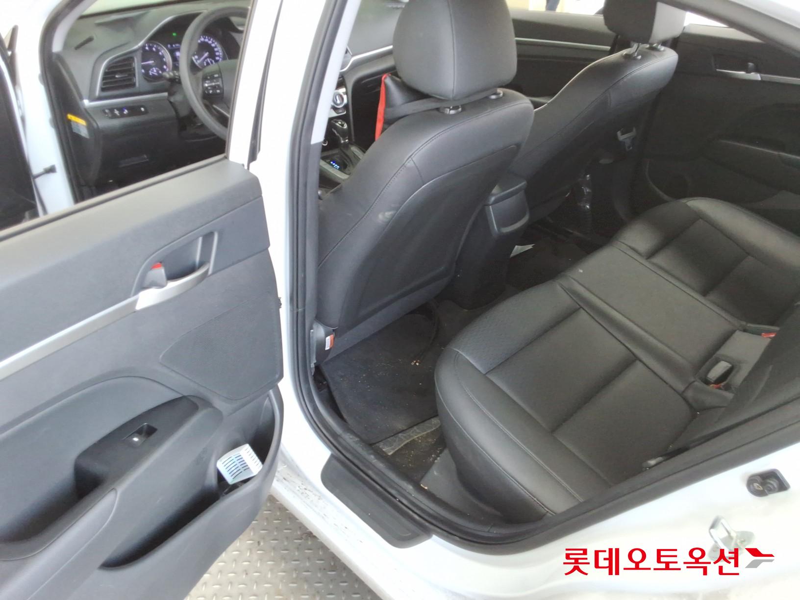 Hyundai Elantra 2020 - Image 37