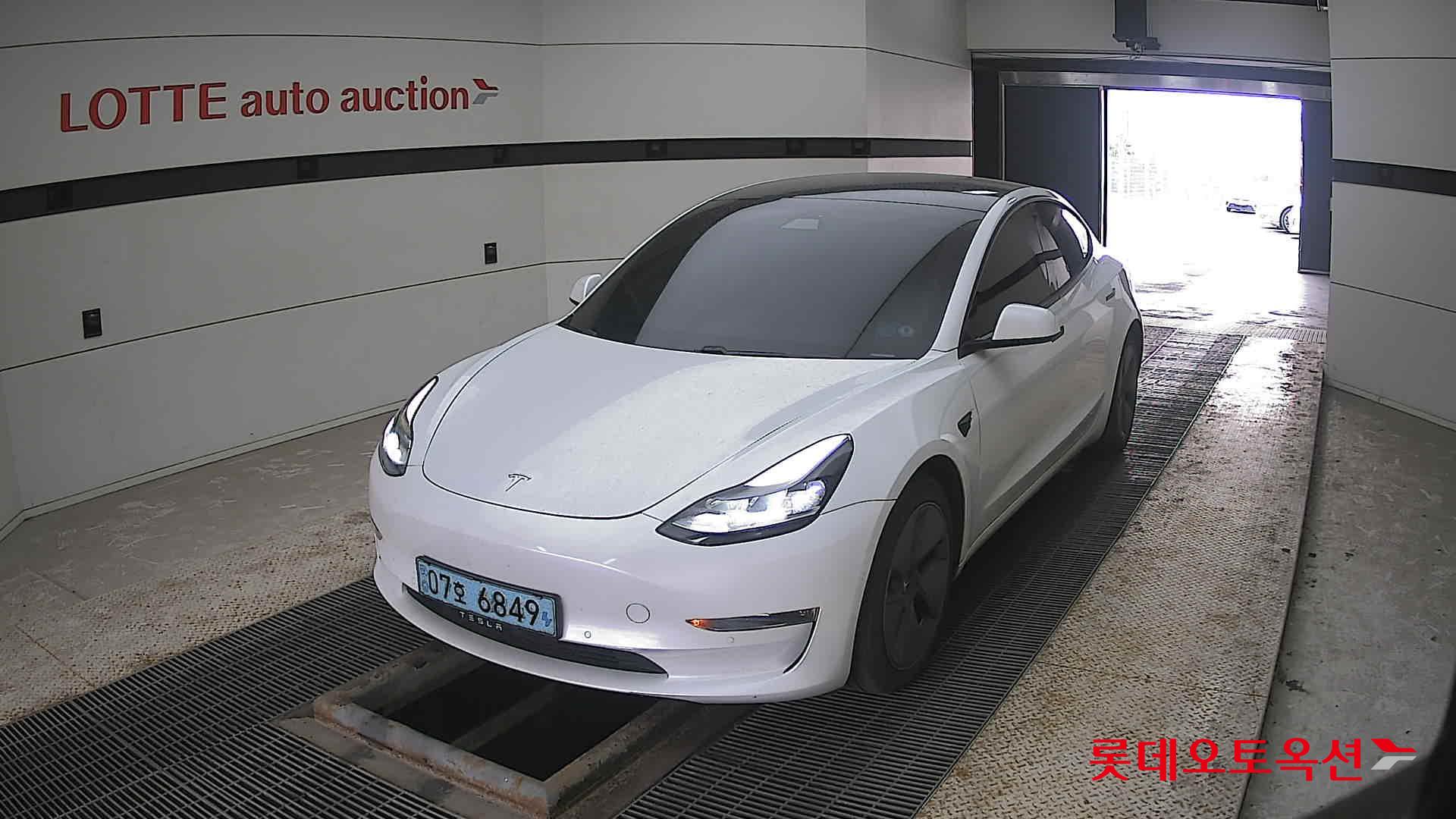 TESLA Model 3 2021 - 이미지 10