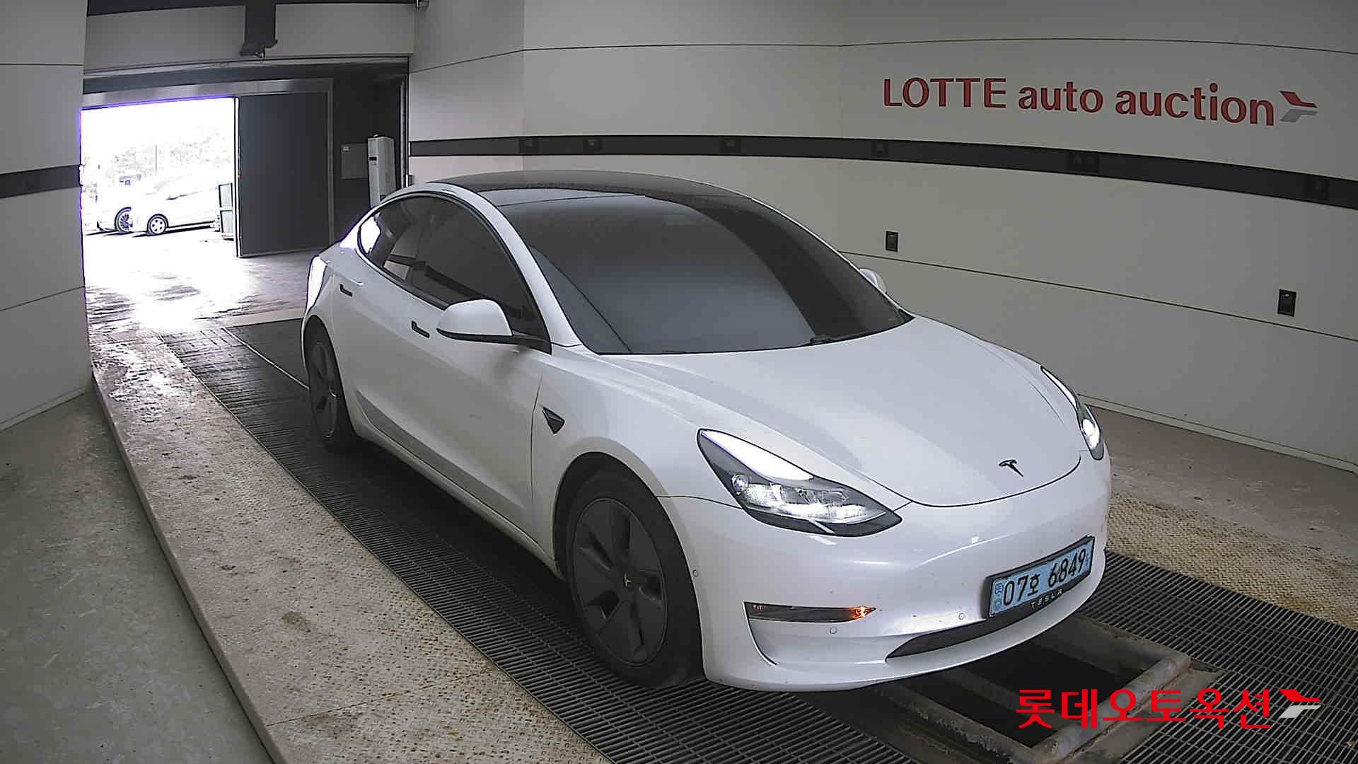 TESLA Model 3 2021 - 이미지 6