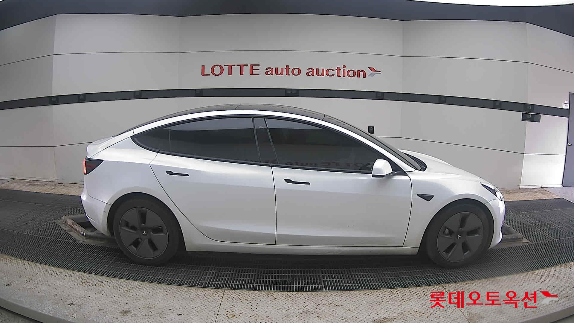 TESLA Model 3 2021 - 이미지 21
