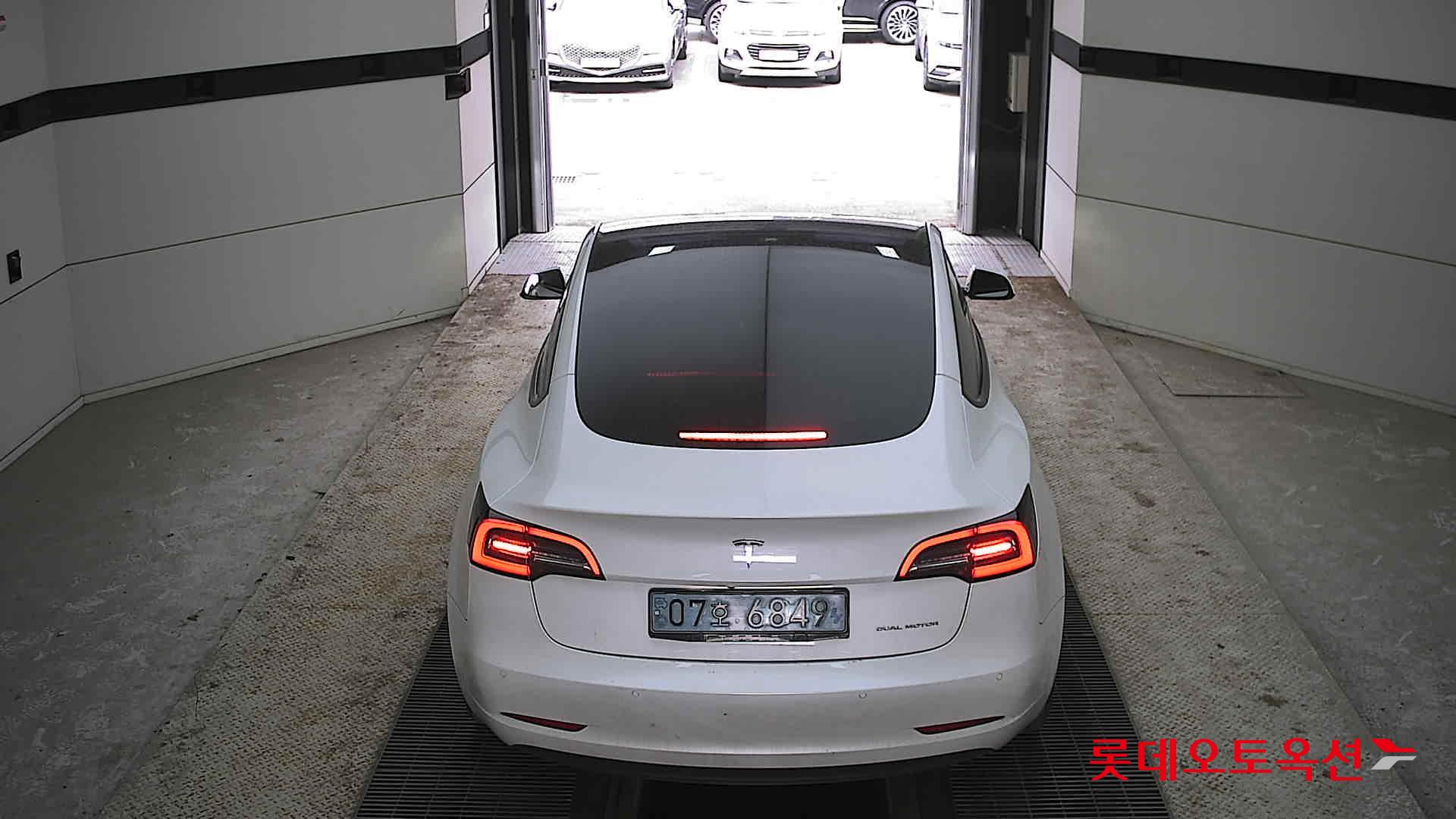 TESLA Model 3 2021 - 이미지 17