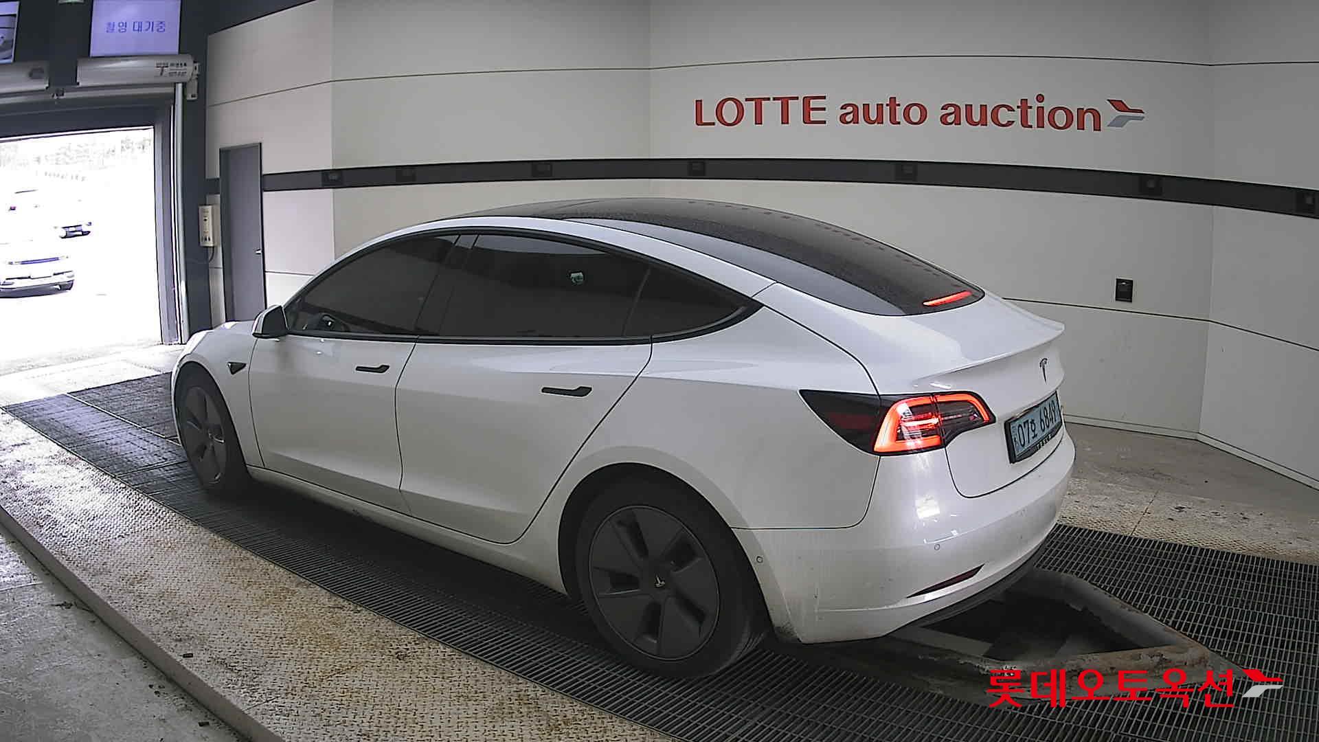 TESLA Model 3 2021 - 이미지 15