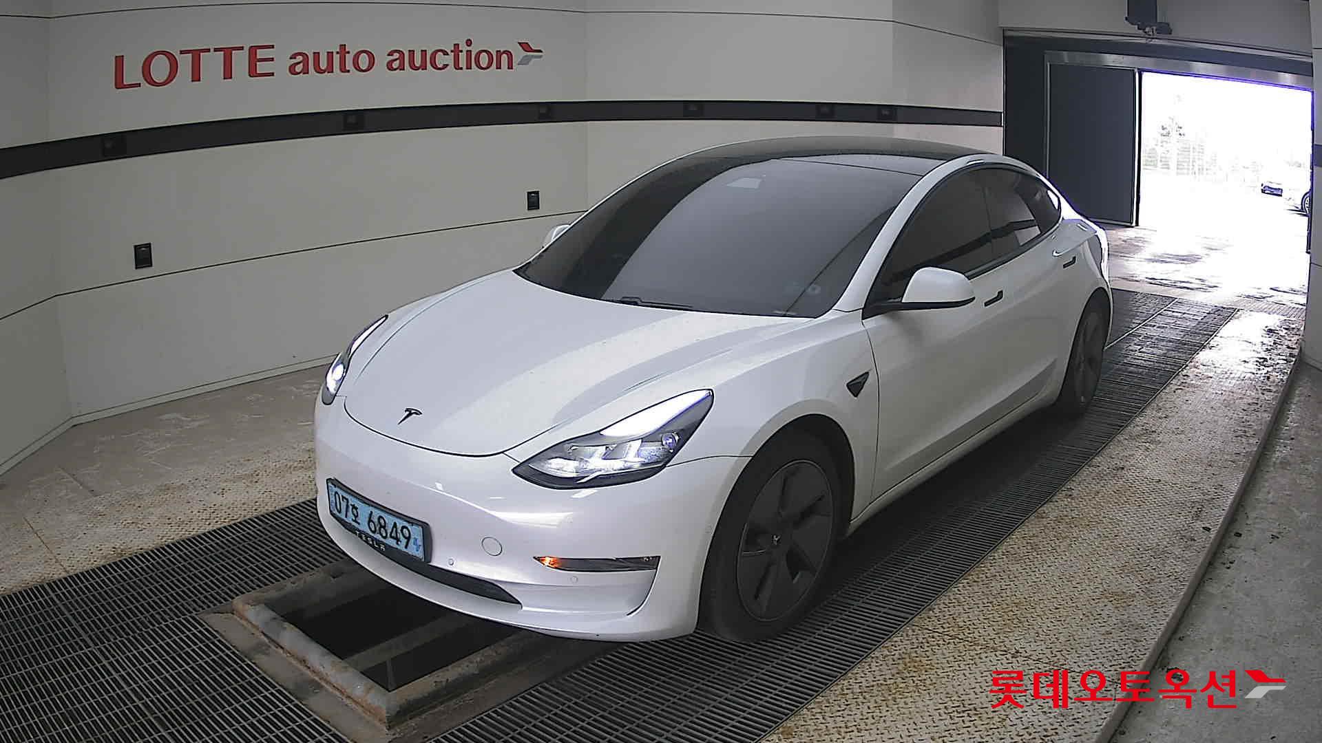 TESLA Model 3 2021 - 이미지 3