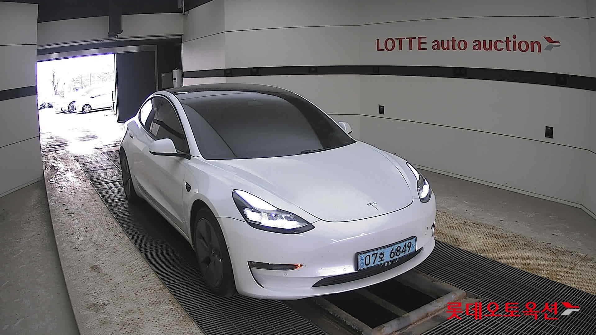 TESLA Model 3 2021 - 이미지 24
