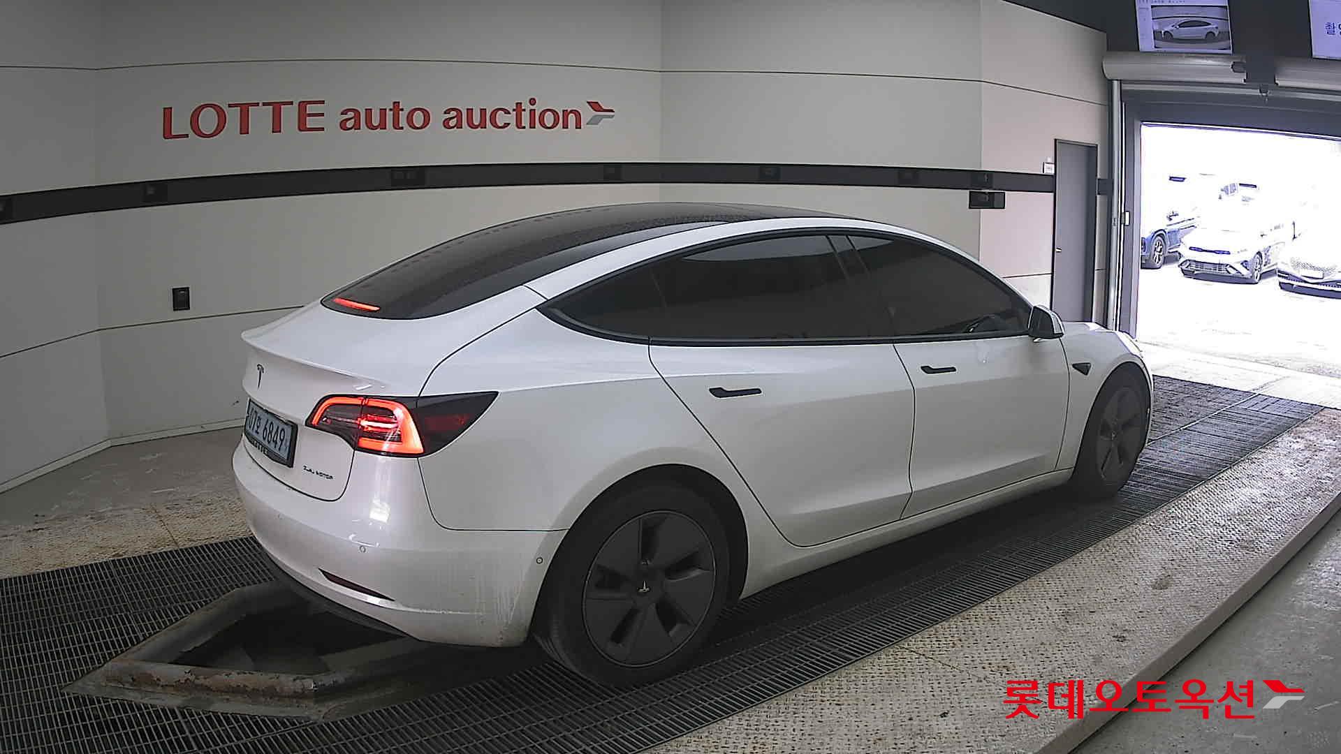 TESLA Model 3 2021 - 이미지 19