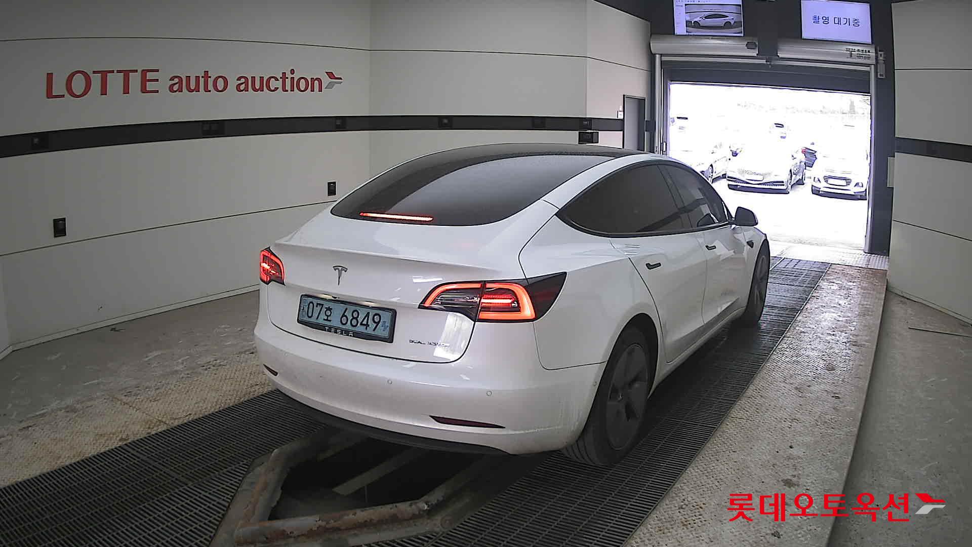 TESLA Model 3 2021 - 이미지 18