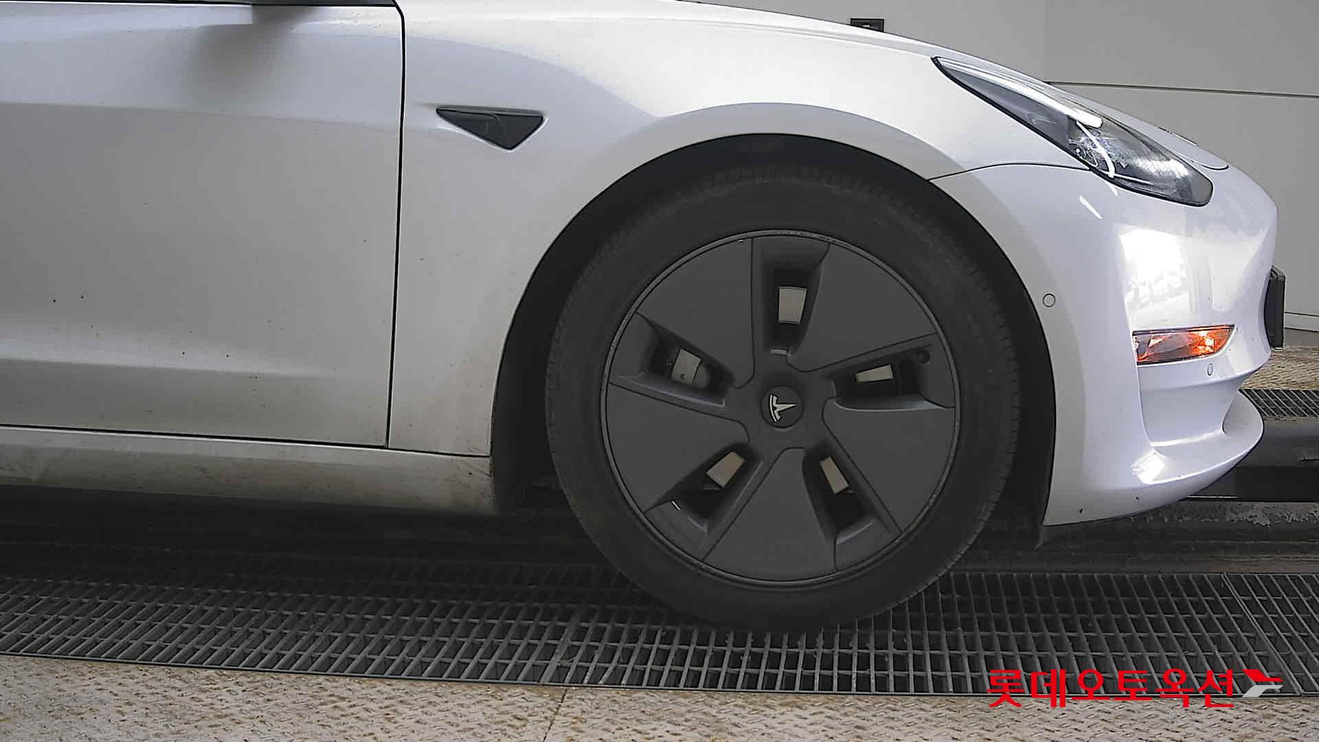 TESLA Model 3 2021 - 이미지 27