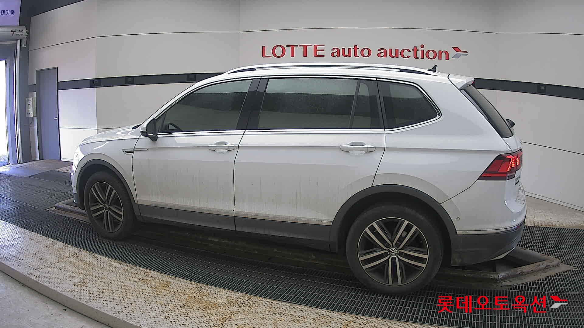 2020 - Volkswagen TIGUAN