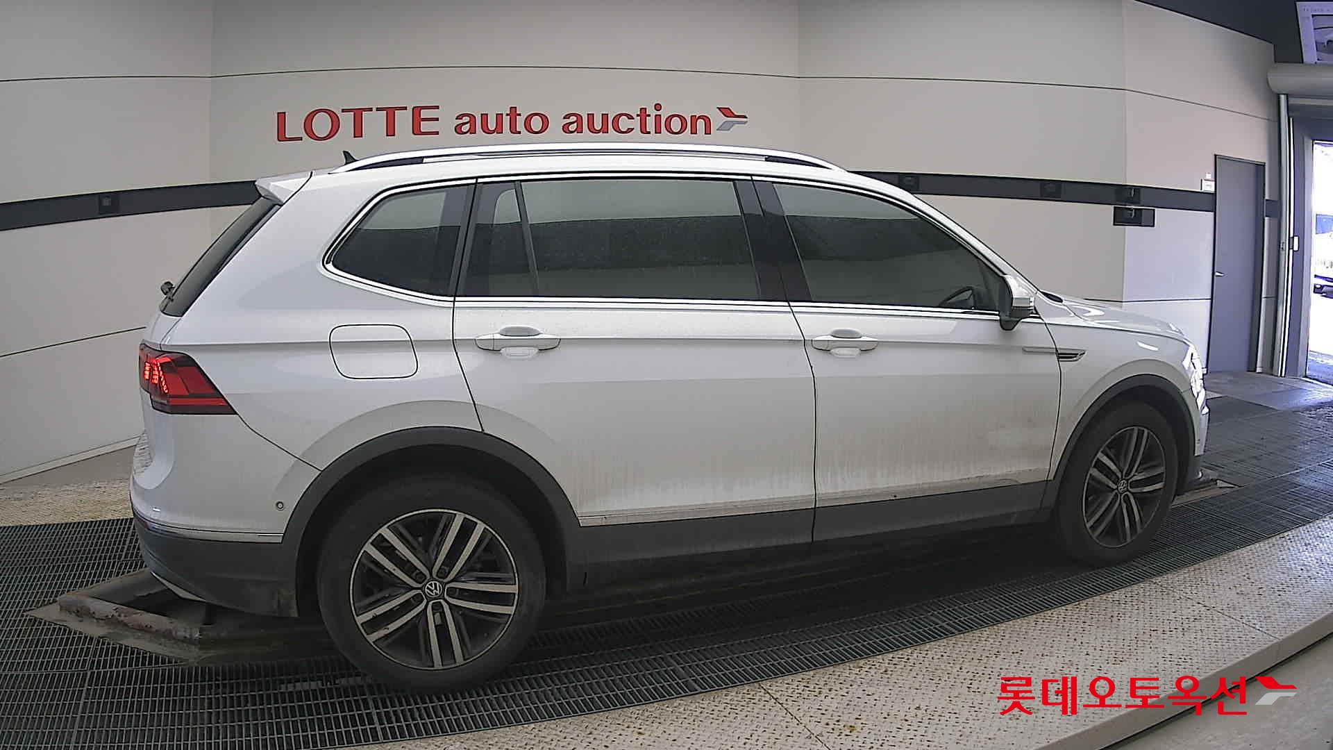 2020 - Volkswagen TIGUAN