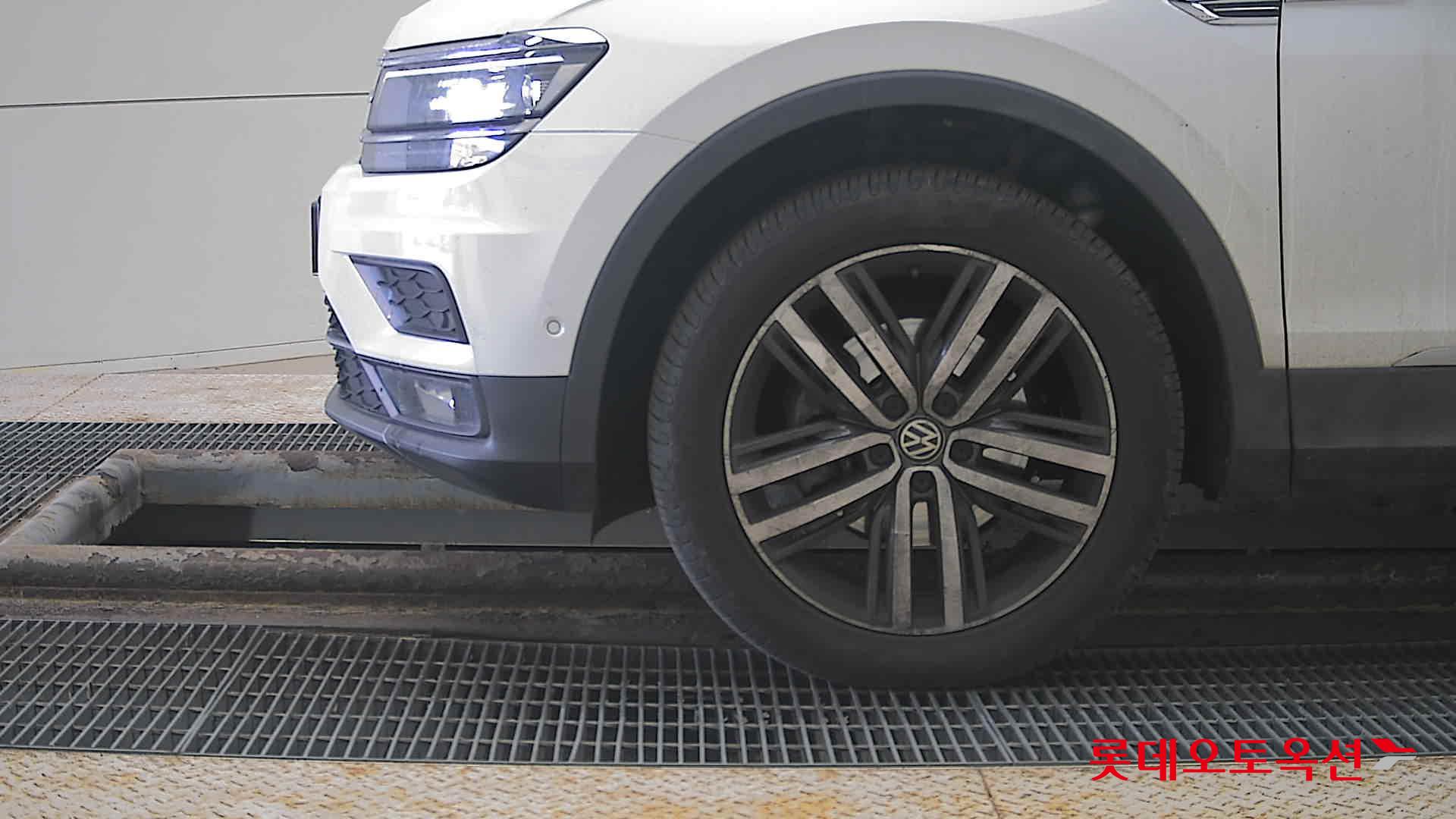 2020 - Volkswagen TIGUAN