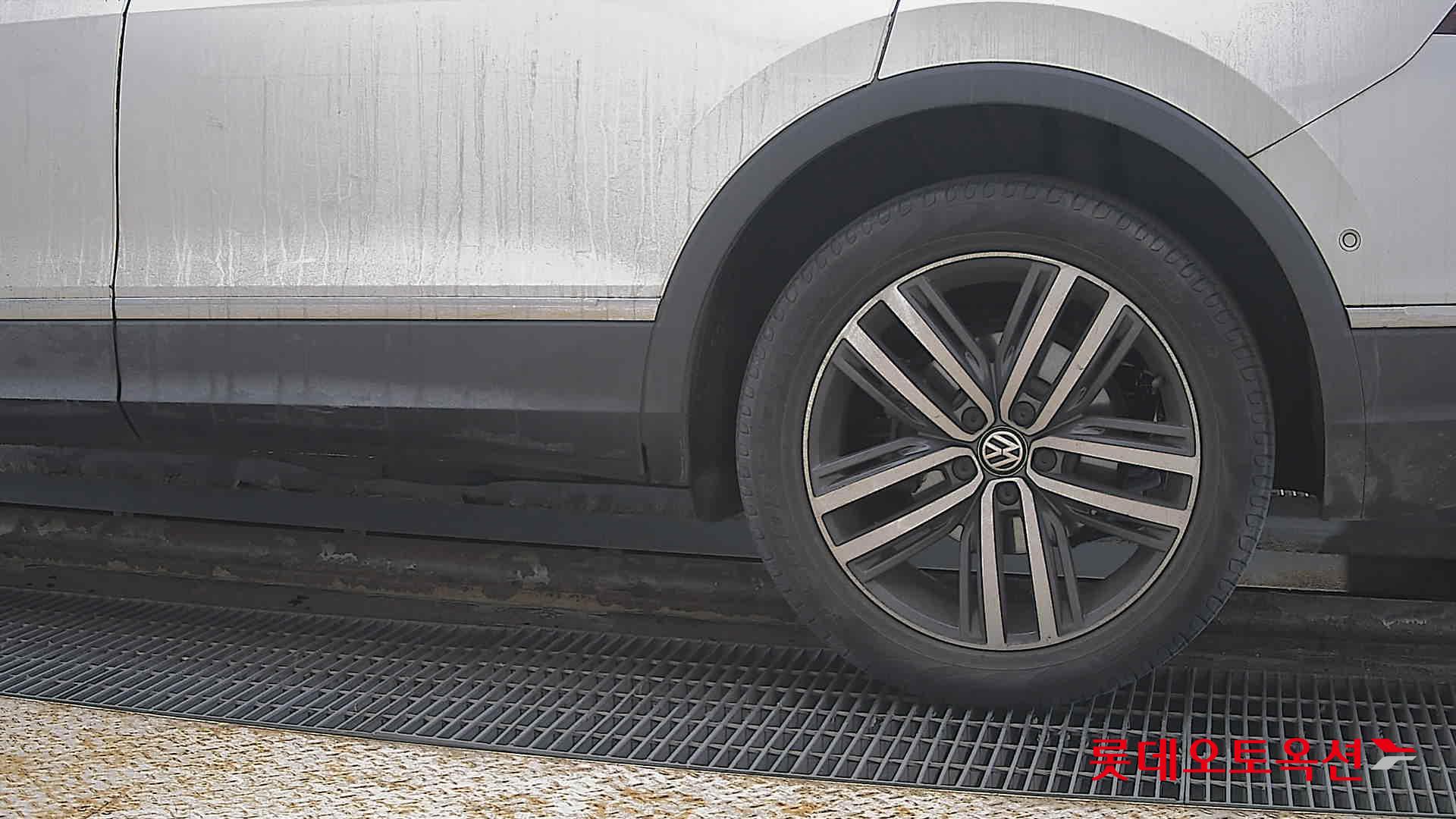 2020 - Volkswagen TIGUAN