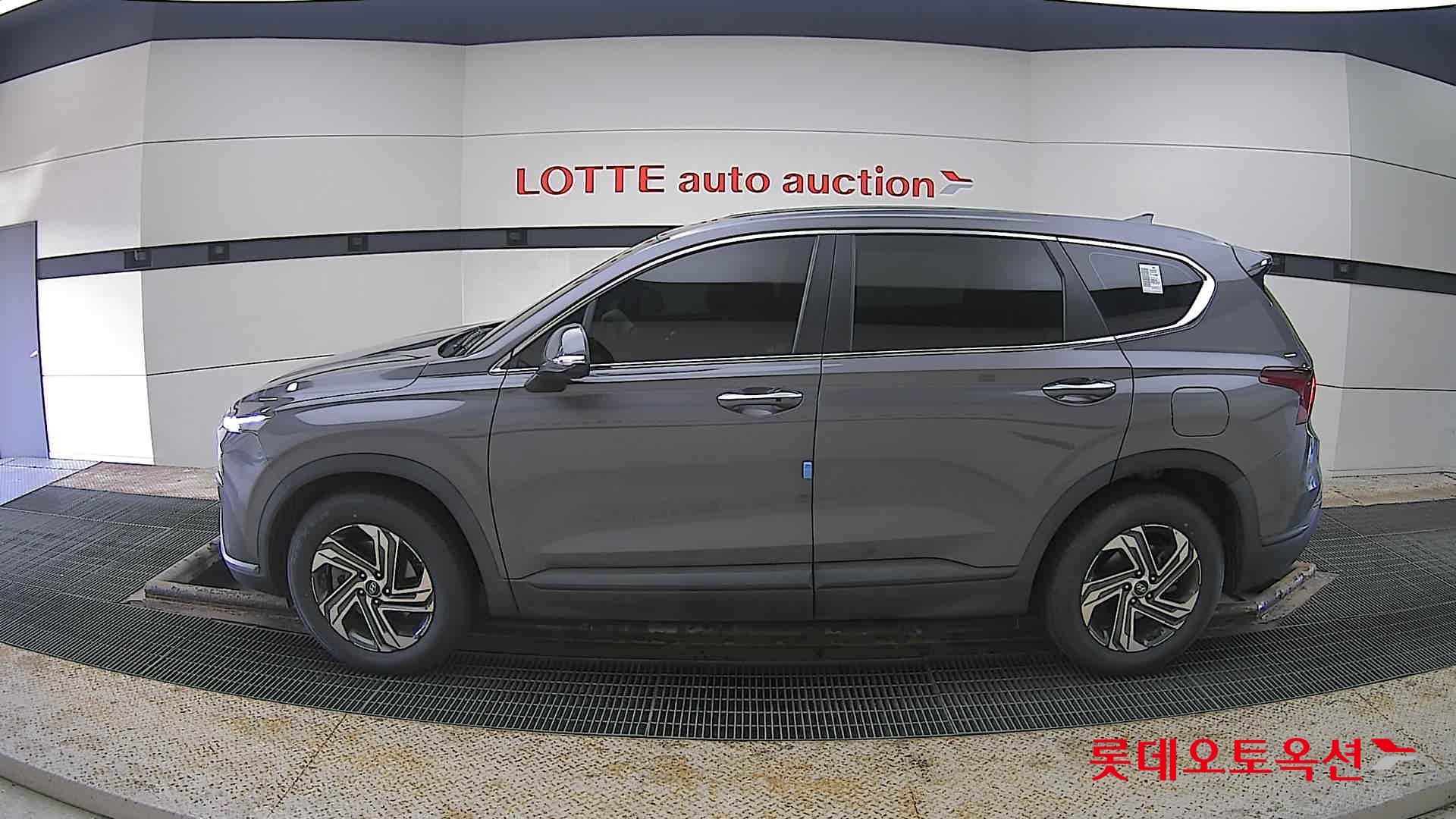 Hyundai Santa Fe 2021 - Image 13