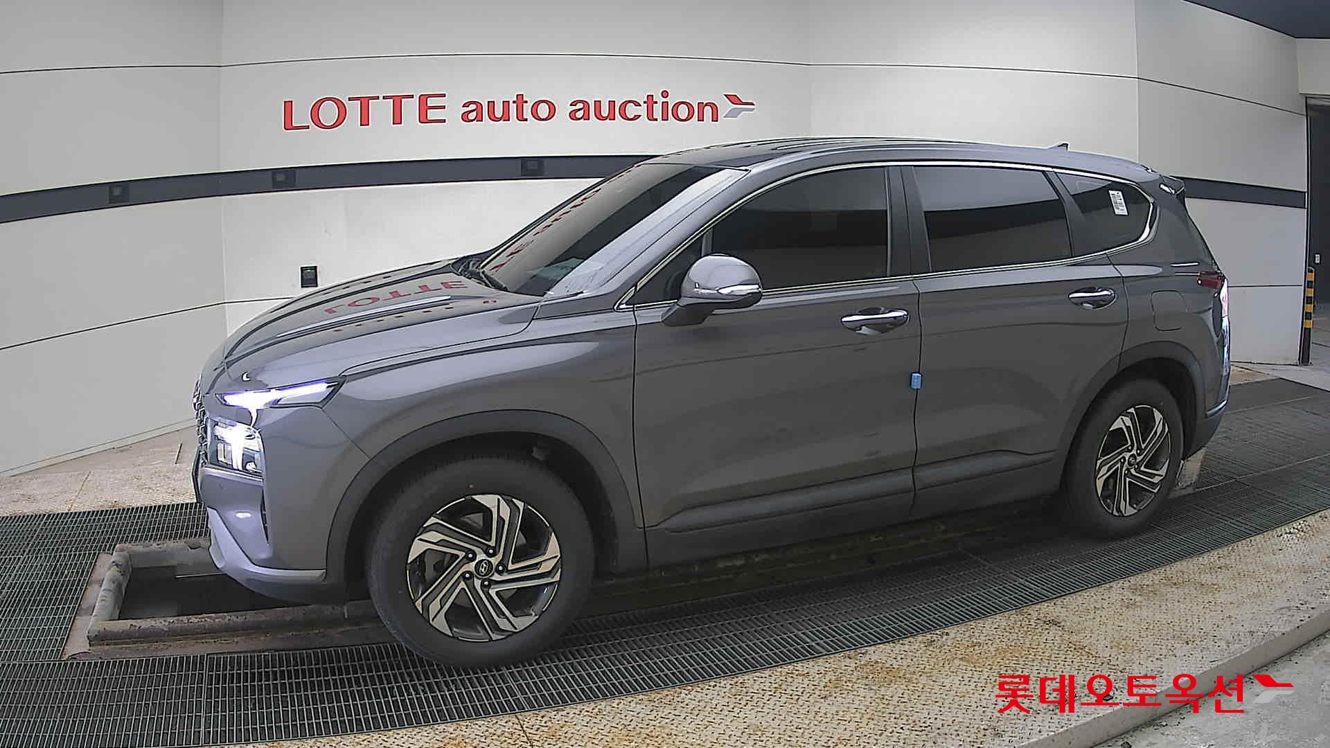 Hyundai Santa Fe 2021 - Image 12