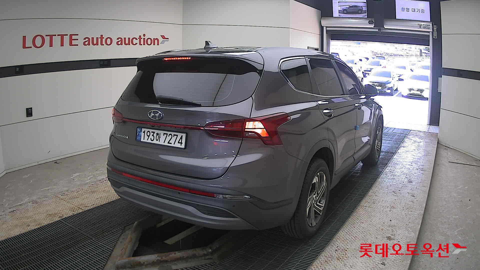 Hyundai Santa Fe 2021 - Image 18