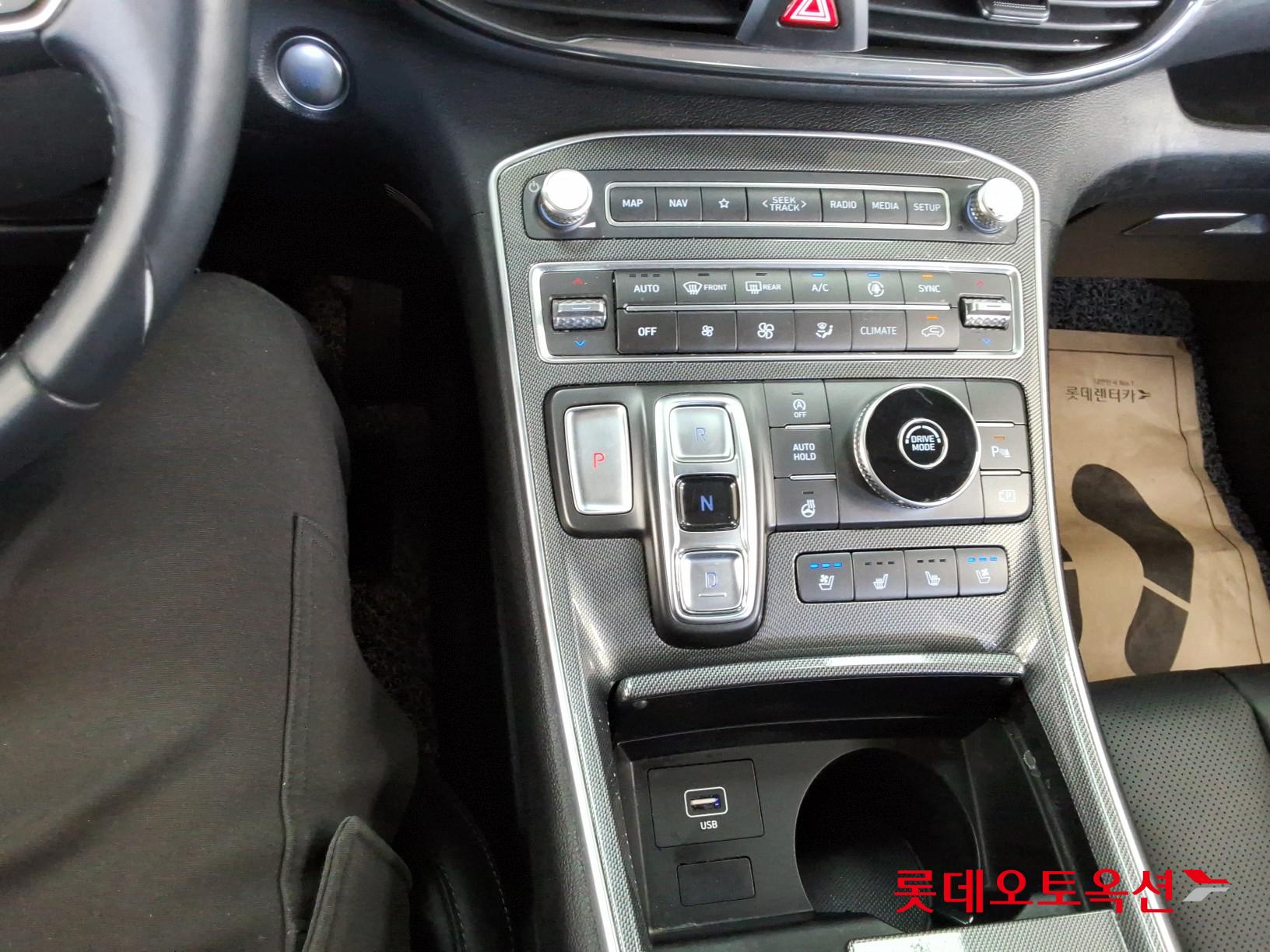 Hyundai Santa Fe 2021 - Image 33