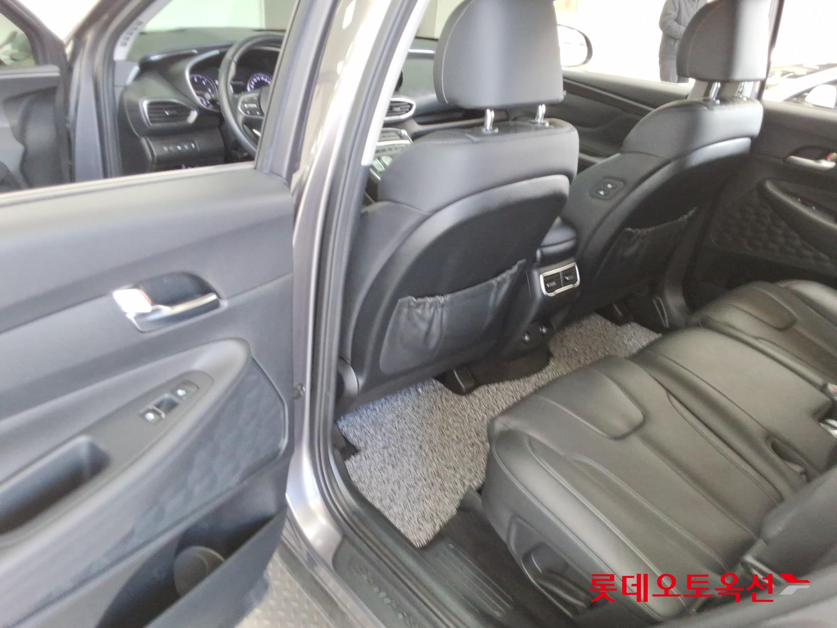 Hyundai Santa Fe 2021 - Image 37