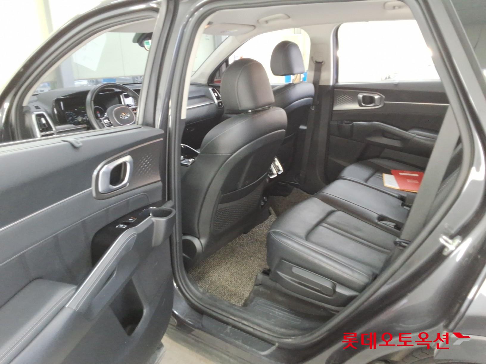 Kia Sorento 2021 - Image 36