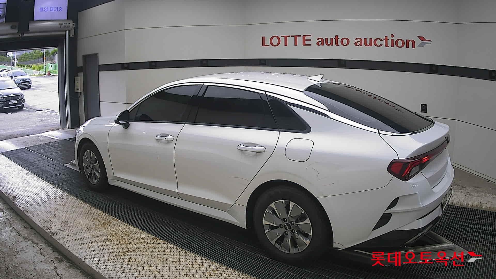 2023 - kia k5