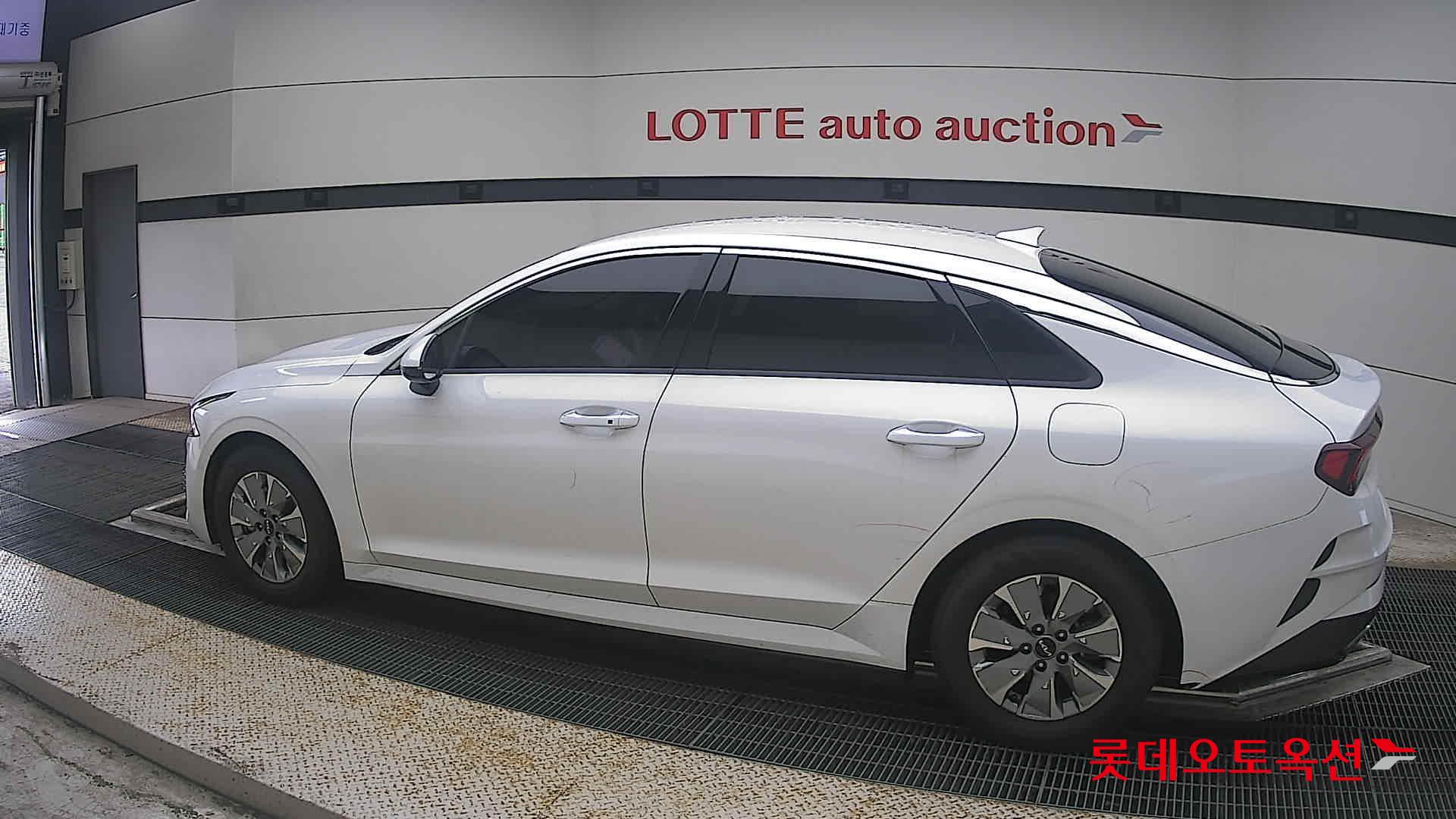 2023 - kia k5